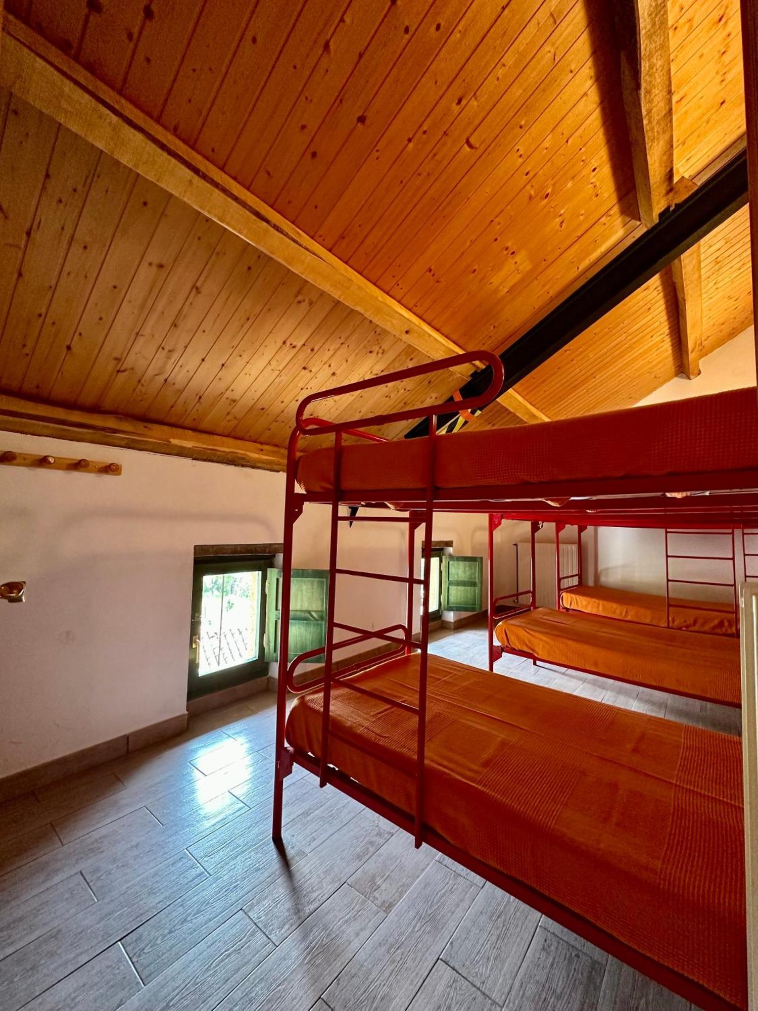 Albergue Valle De Arbas Кубильяс-де-Арбас Экстерьер фото
