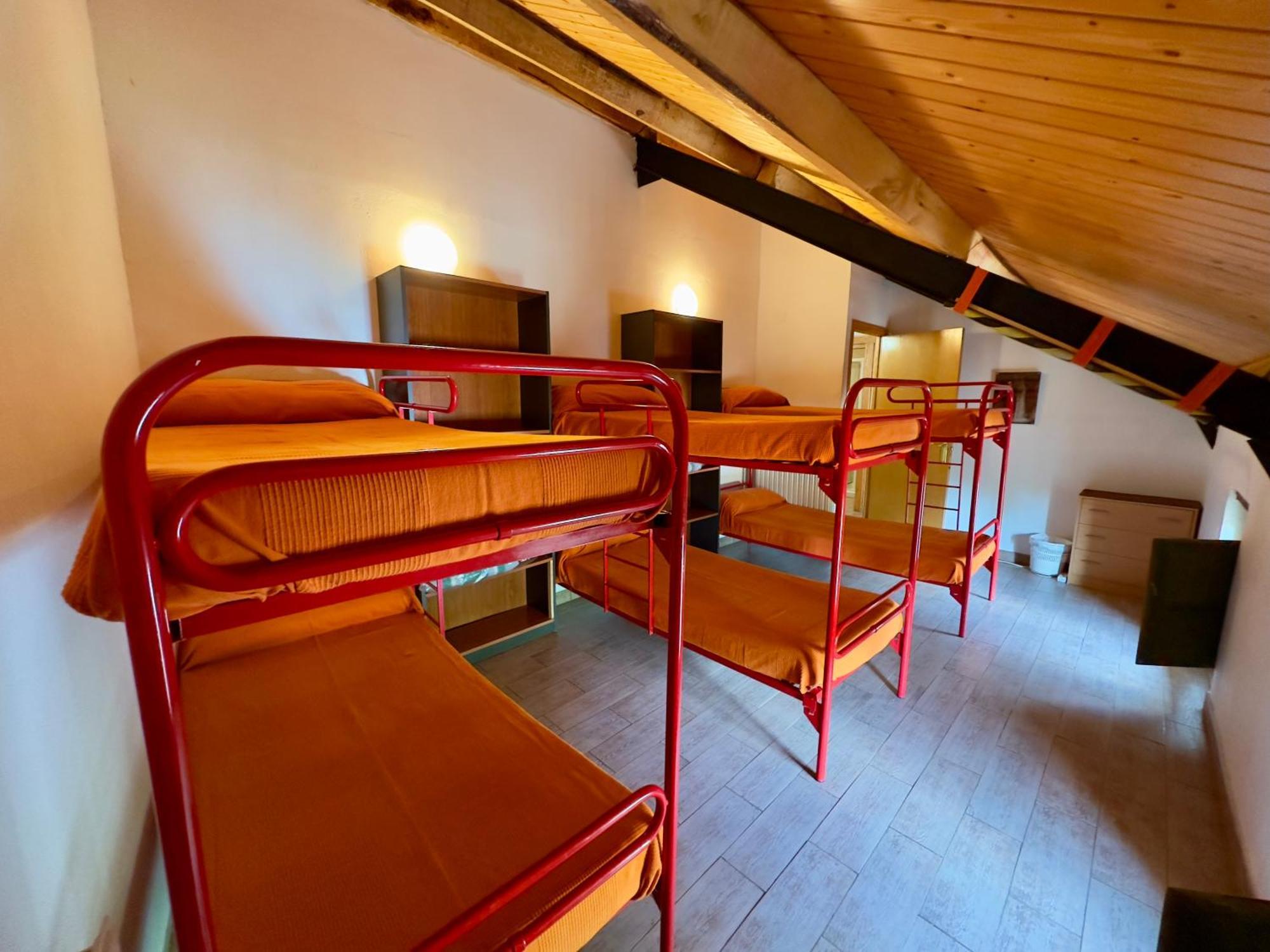 Albergue Valle De Arbas Кубильяс-де-Арбас Экстерьер фото